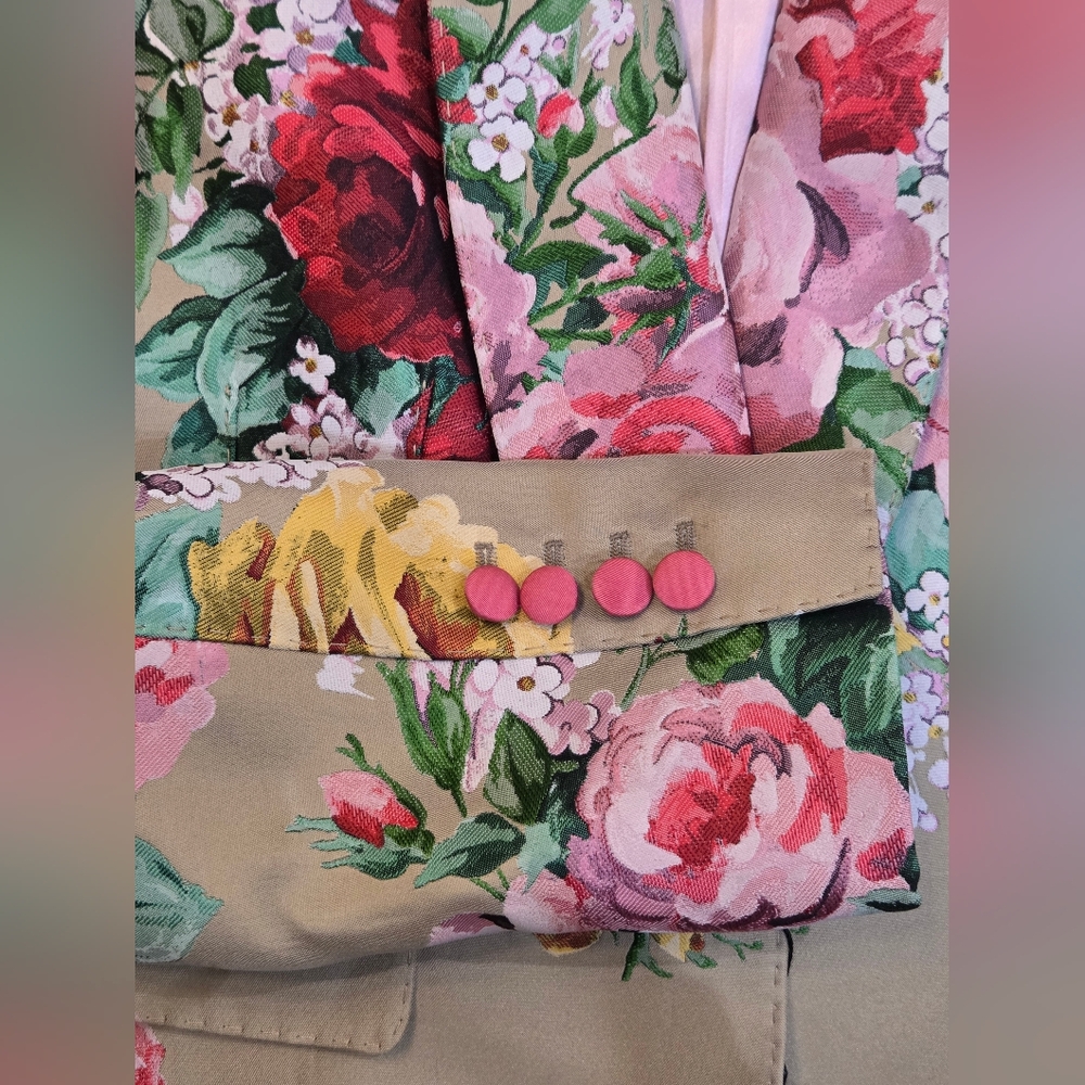 Dolce & Gabbana Floral Blazer in Red, Pink, and Yellow, Silk Blend - Picture 11 of 13